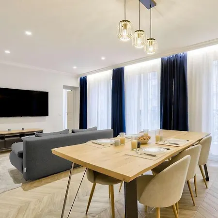 Stylish And New 2br Flat In The Heart Of Apartment *