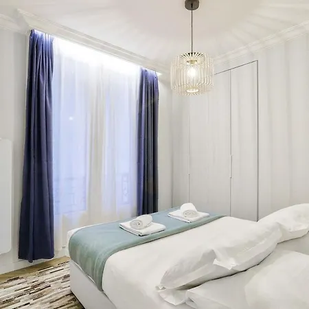 Stylish And New 2br Flat In The Heart Of Paris