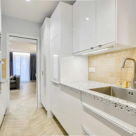 Apartment Stylish And New 2br Flat In The Heart Of Paris