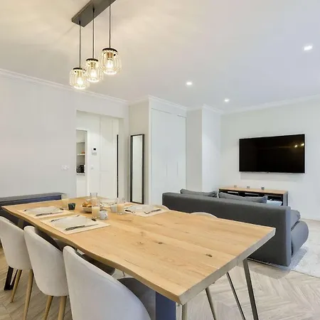 Stylish And New 2br Flat In The Heart Of Paris