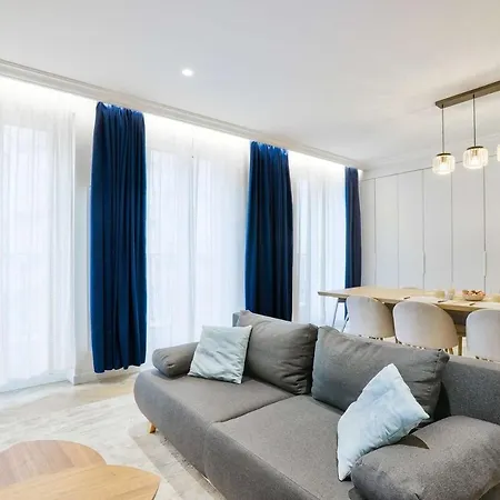 Stylish And New 2br Flat In The Heart Of Apartment