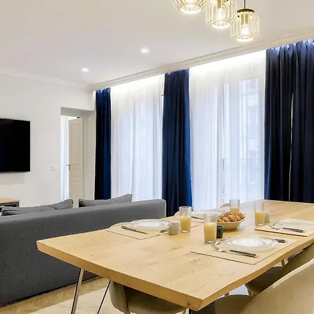 Apartment Stylish And New 2br Flat In The Heart Of