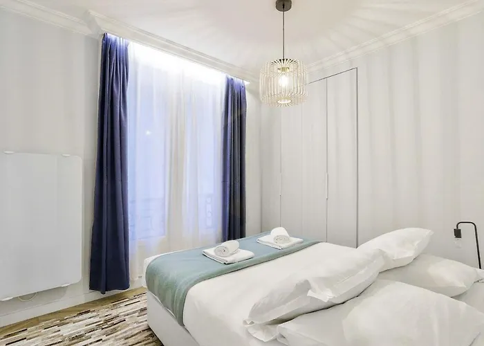 Stylish And New 2br Flat In The Heart Of Paris
